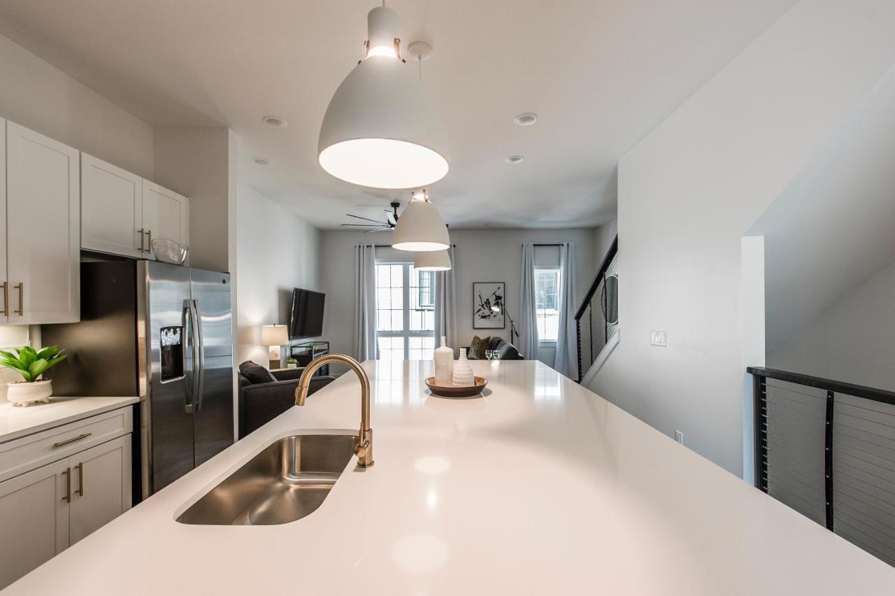 Brand New 4 Bedroom 4Bath Townhome With Amazing Rooftop! Nashville Bagian luar foto